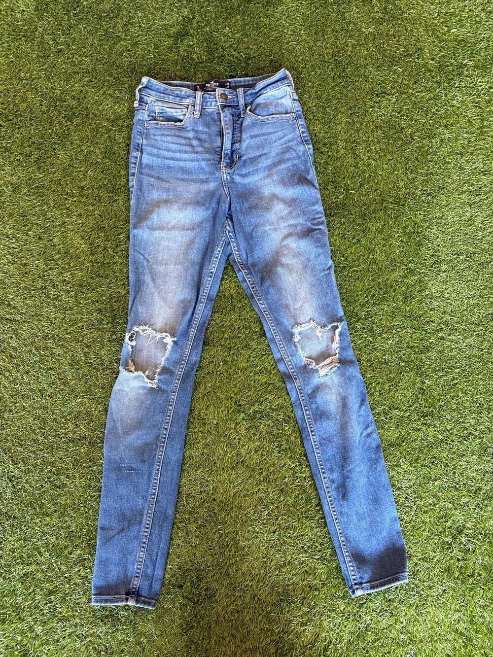 Hollister Ultra High-Rise Super Skinny Soft Stretch Distressed Jeans Size 3L W26